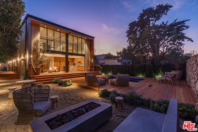 Building Photo - 23505 Malibu Colony Rd