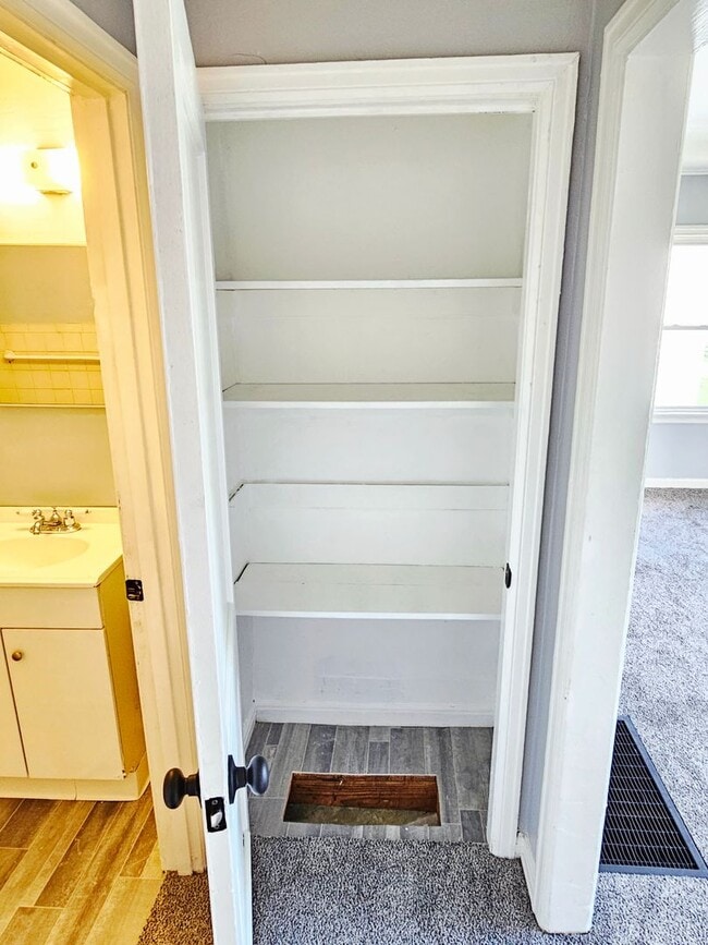 Building Photo - Move-In Ready 2BR/1BA Home w/ 2-Car Garage | Recently Updated