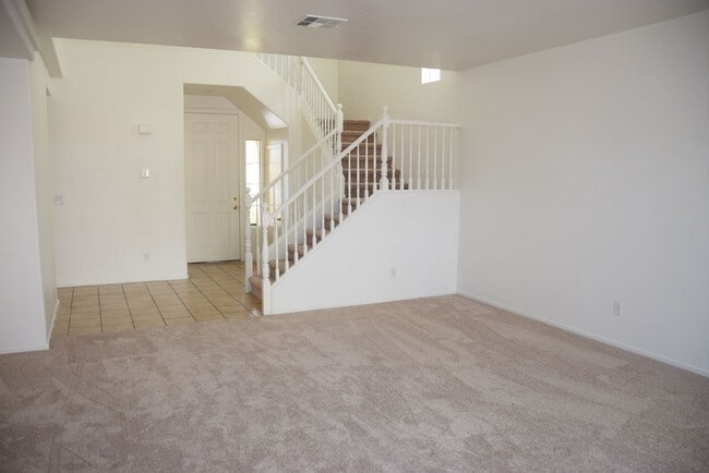 Building Photo - SPACIOUS AND ELEGANT TWO STORY HOME AT END...