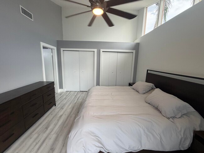 Building Photo - 8847 Thumbwood Cir