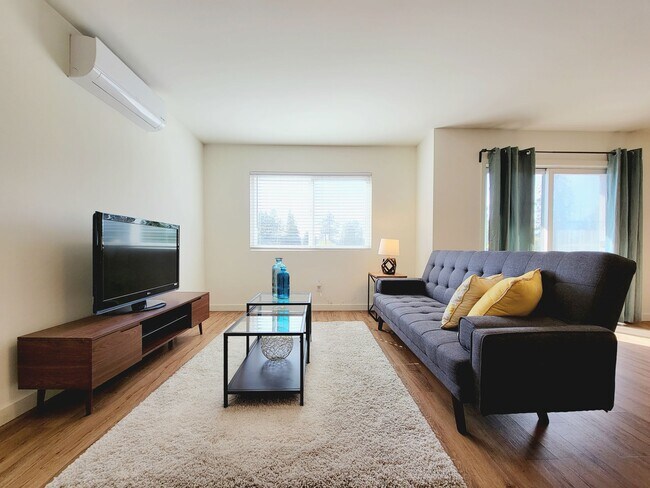 Building Photo - Redwood City: Unfurnished and Remodeled 2 Bed 2 Bath w/ Laundry In Unit, AC Mini-Split, & Parking...