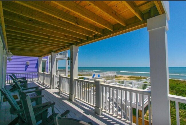 Building Photo - ENDLESS ELEGANCE AT THIS OFF-SEASON FURNISHED RENTAL