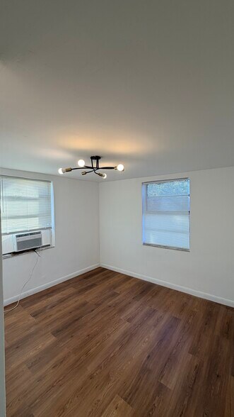 Building Photo - 414 Phippen Waiters Rd