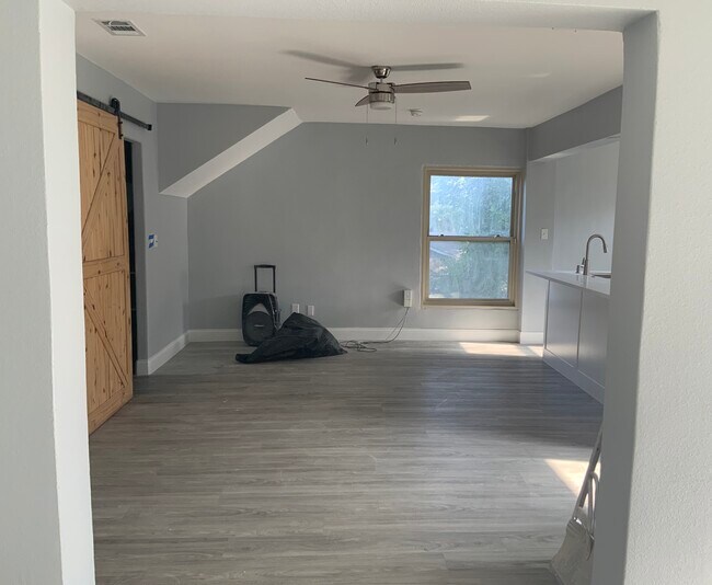 Open concept living area - 3816 Byers Ave