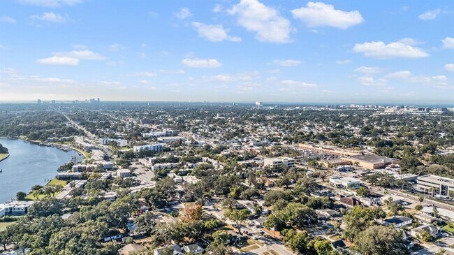 Building Photo - 2220 W Ohio Ave