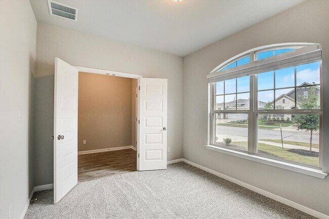 Building Photo - 108 Peruvian Ln