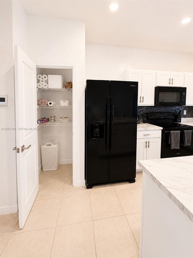 Building Photo - 1181 SW 7th Ct