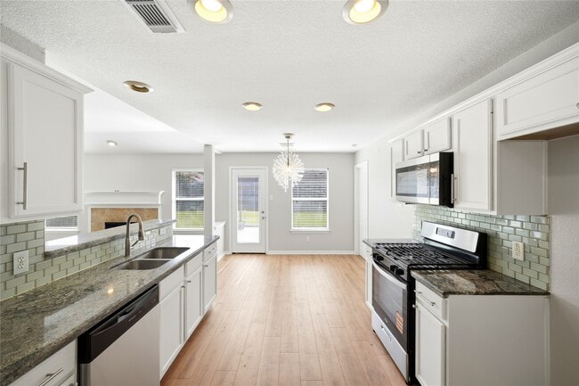 Building Photo - 14631 Hazy Ridge Ln