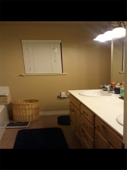 Building Photo - 1287 Reese Dr