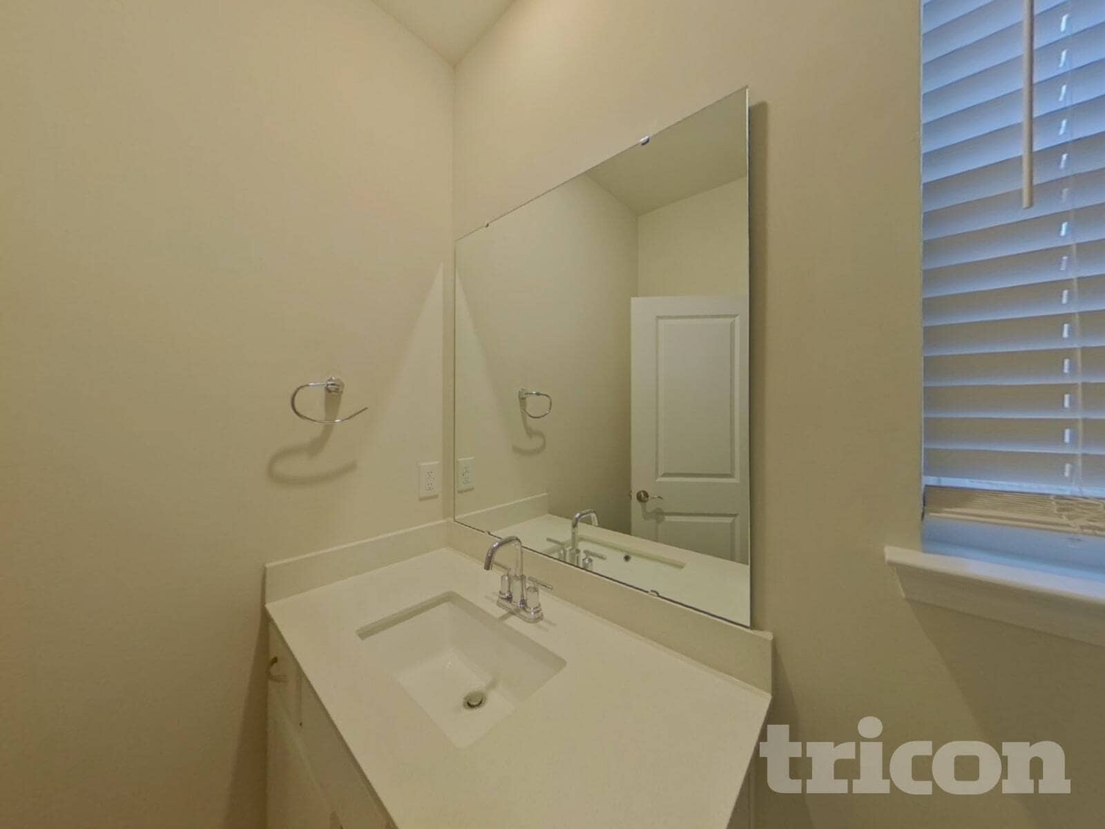 Building Photo - 1041 Bandon Dr