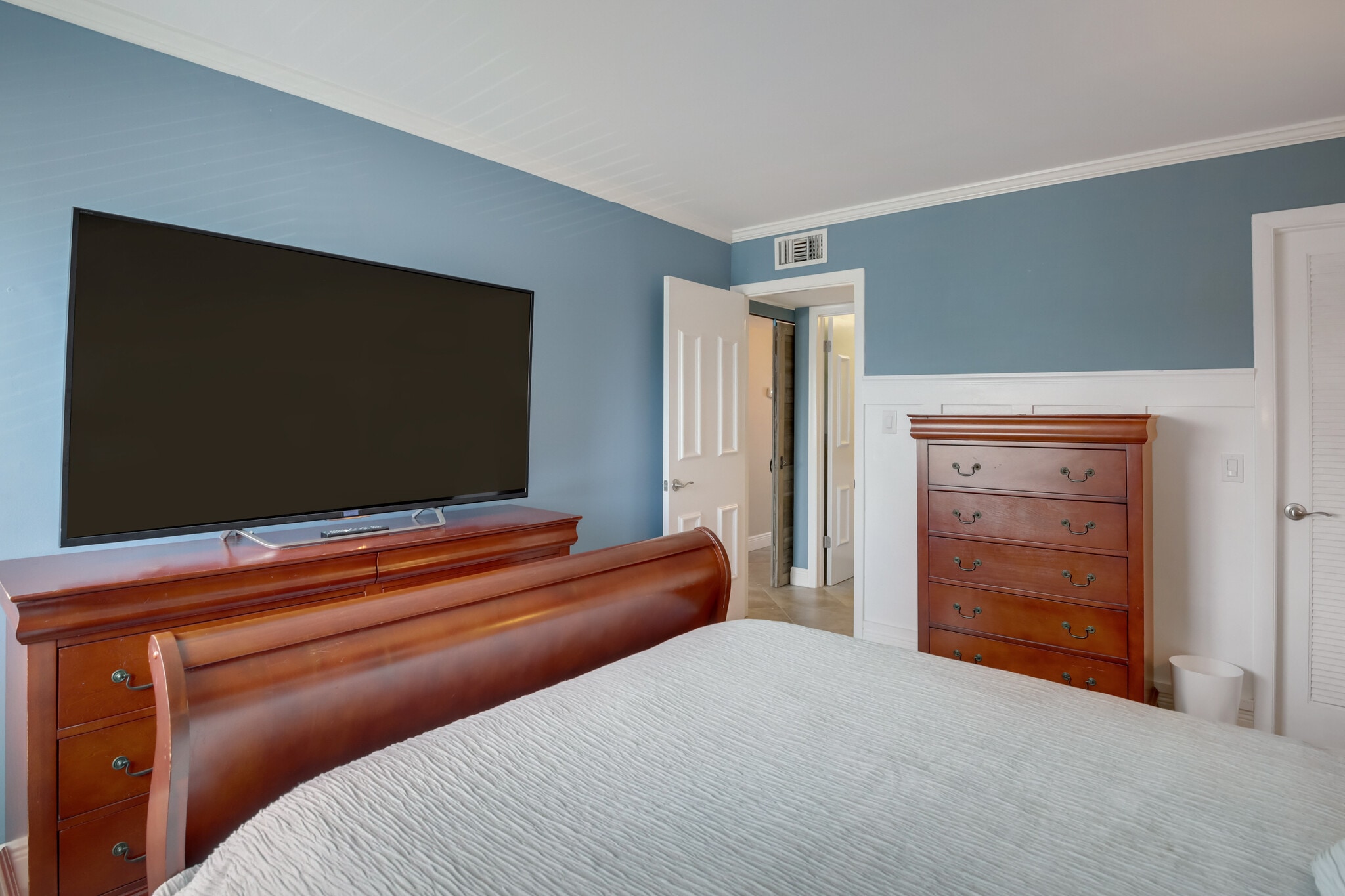 Building Photo - 510 Flanders K