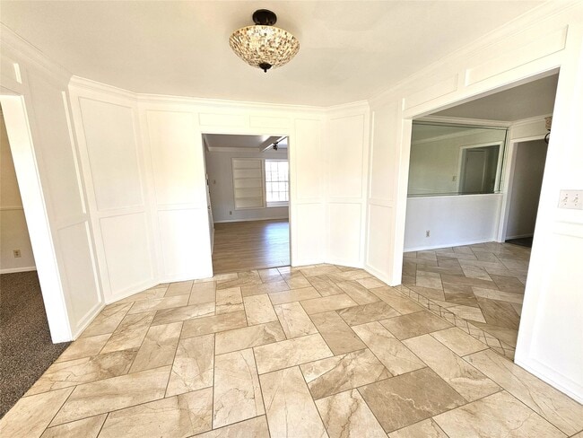 Building Photo - 347 Forest Lake Dr