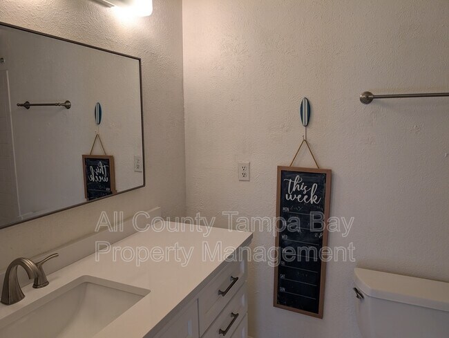 Building Photo - 4230 36th Ave S