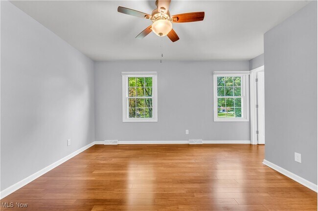 Building Photo - 33555 Wagon Wheel Dr