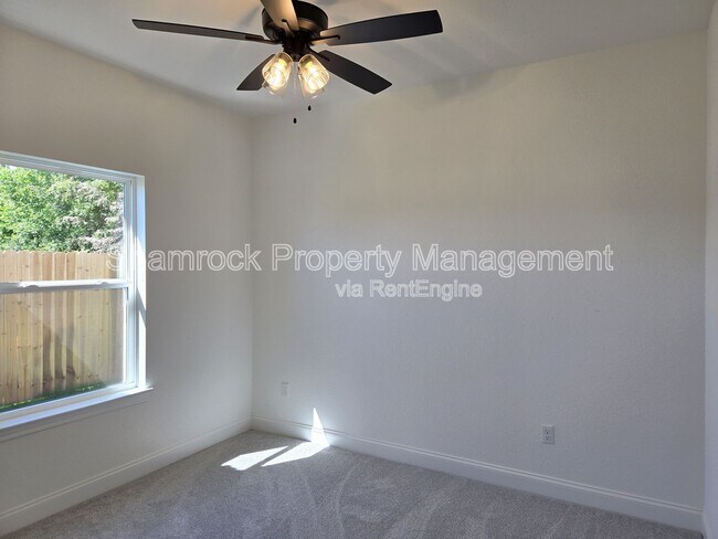 Building Photo - 129 Windmill Wy