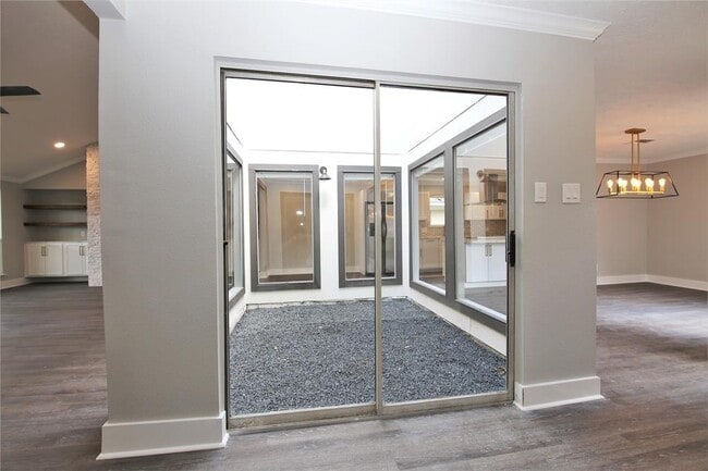 Building Photo - 15610 Stoney Fork Dr