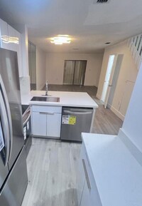 Building Photo - 6866 NW 173rd Dr
