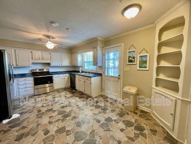 Building Photo - 2514 Dartmouth Dr