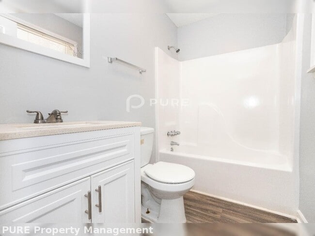 Building Photo - 6528 Buffington Rd