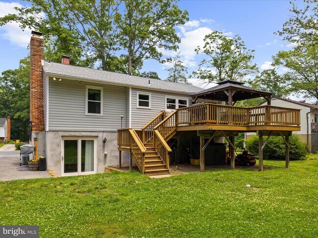 Building Photo - 1215 Holmewood Dr