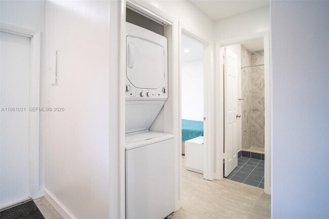 Building Photo - 135 Essex Rd