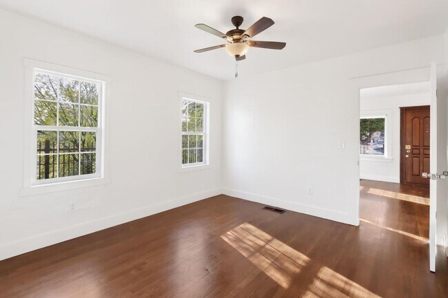 Building Photo - 1812 El Monte Ave