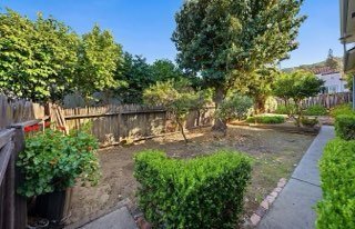 Building Photo - 848 Talbart St
