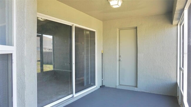 Building Photo - 823 Summer Glen Dr