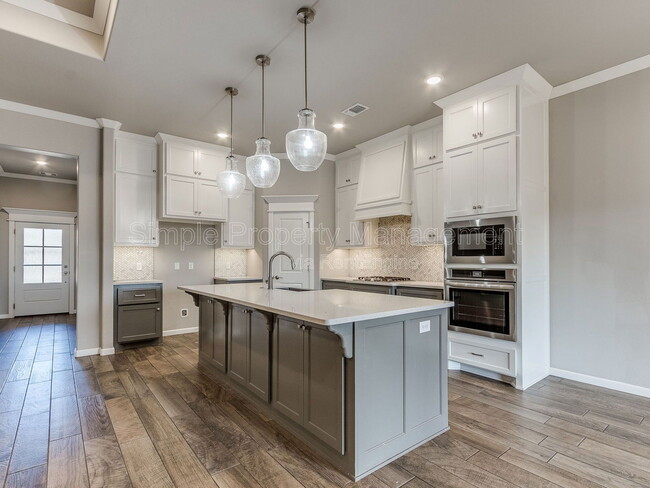 Building Photo - 4013 Palmetto Trail