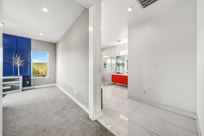 Building Photo - 7778 Laguna Heights Ct