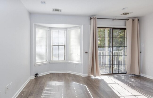 Building Photo - 117 Longfield Ct