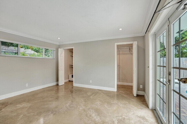 Building Photo - 1145 NE 12th Ave