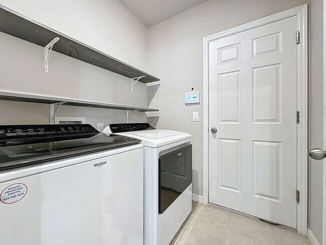 Building Photo - Wonderful like new and pet friendly home in Winter Haven