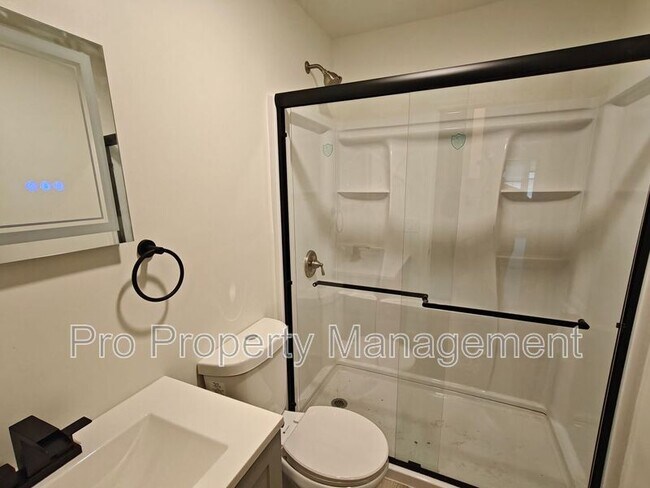 Building Photo - 18 Broadview Terrace