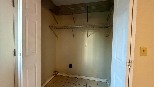 Building Photo - 23 Lexington Ct