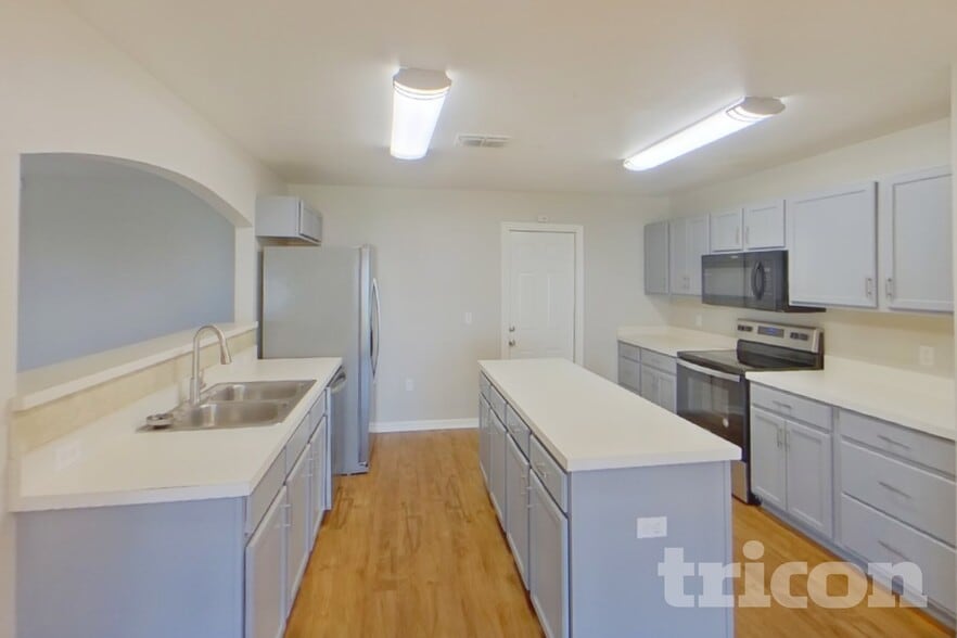 Building Photo - 11724 Ivy Flower Loop