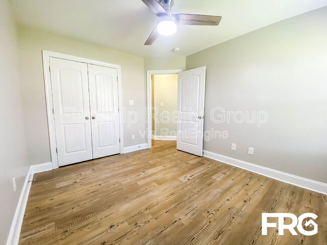 Building Photo - 203 Carew Dr