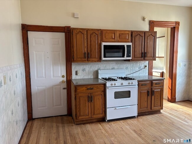 Building Photo - 1231 State St