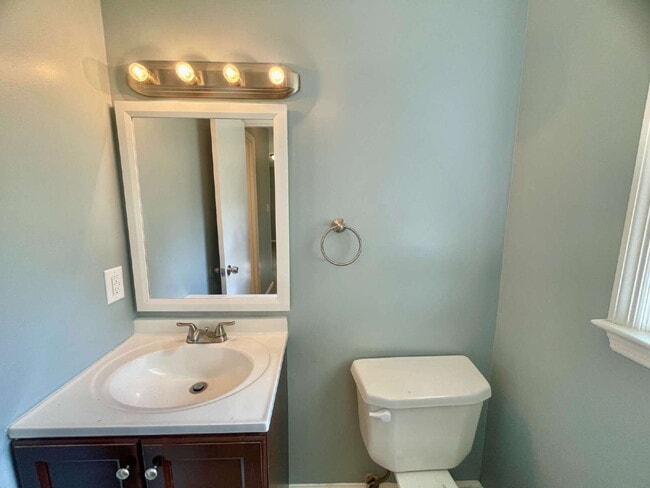 Building Photo - Charming 3-Bedroom Retreat In Fayetteville!