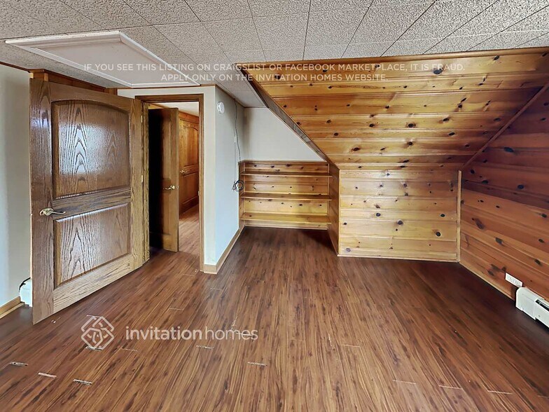 Building Photo - 4301 W 99th Pl