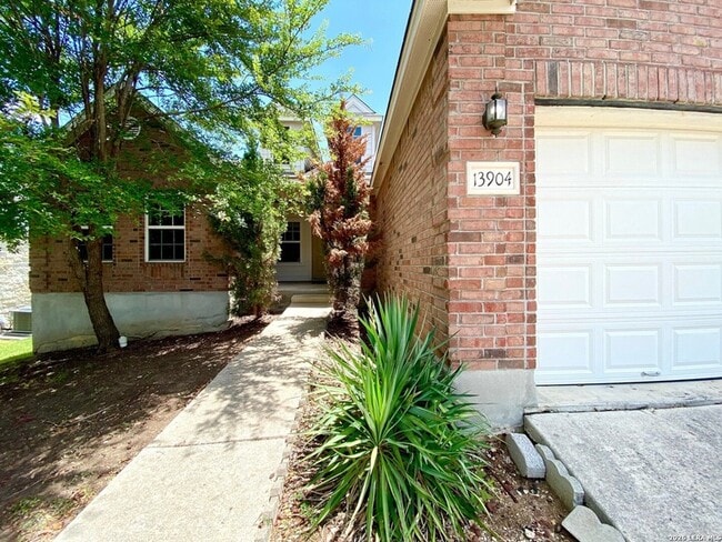 Building Photo - 13904 Belgravia Forest