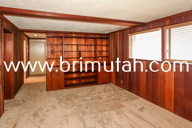 Building Photo - 4717 Naniloa Dr