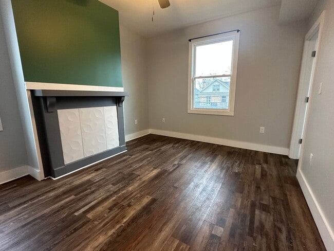 Building Photo - 216 Kinsey Ave