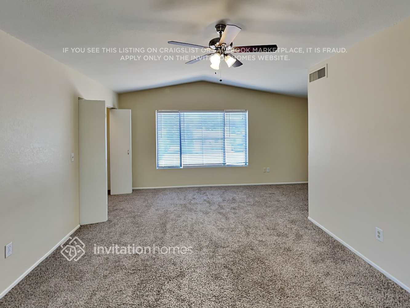 Building Photo - 2323 E Mitchell Dr