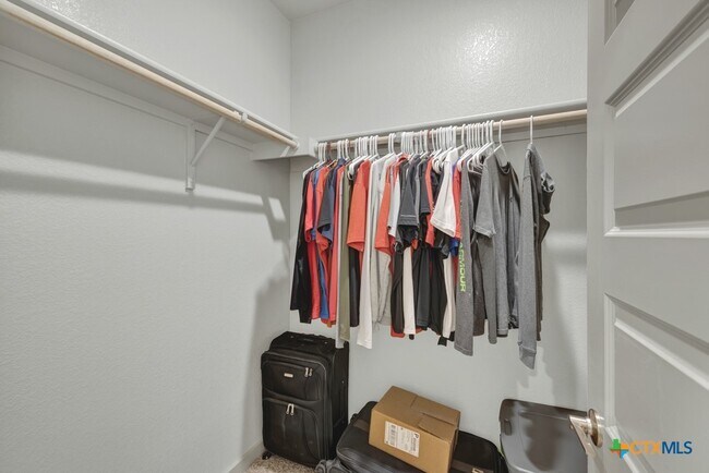 Building Photo - 1312 Plymouth St