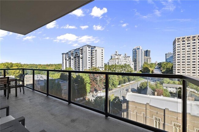 Building Photo - 2425 Peachtree Rd NE