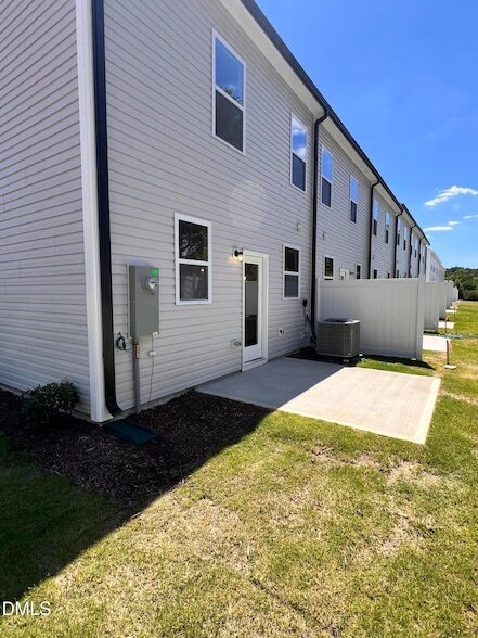 Building Photo - 52 Camel Crazies Pl