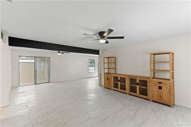 Building Photo - 1022 S Richmond Dr