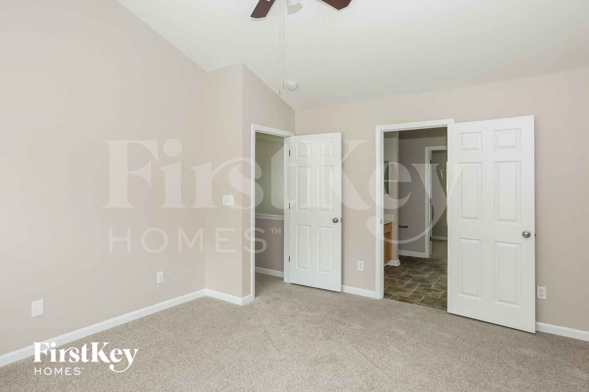 Building Photo - 1941 Summit Ridge Ln