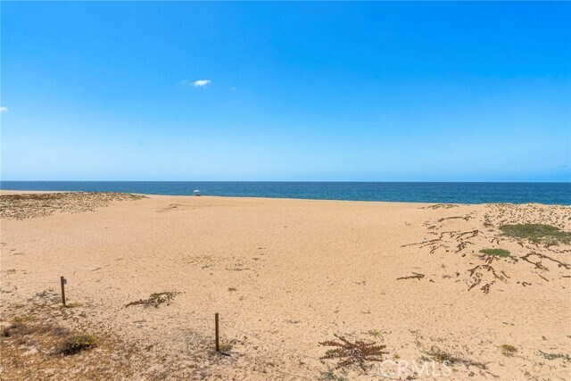 Building Photo - 1554 E Oceanfront